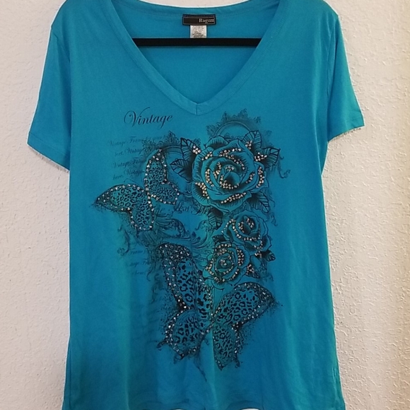 Plus size graphic tee - Picture 1 of 3